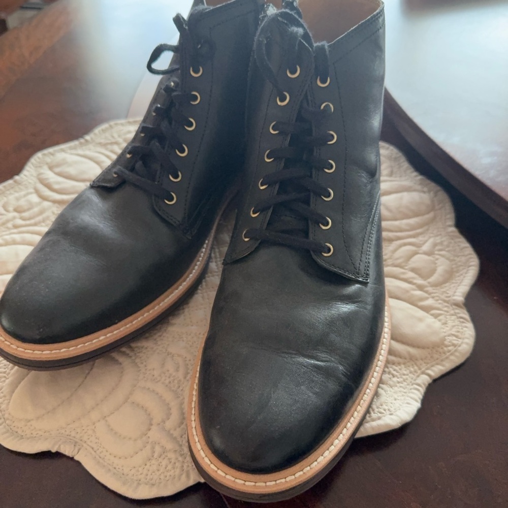 UGG Men's Black Leather Lace-Up Boots